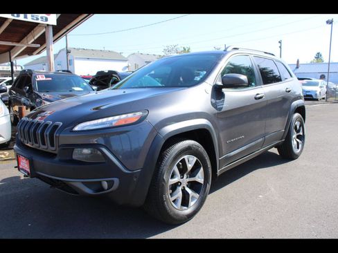 Used 2015 Jeep Cherokee Trailhawk w/ Comfort/Convenience Group AWD/4WD image 1