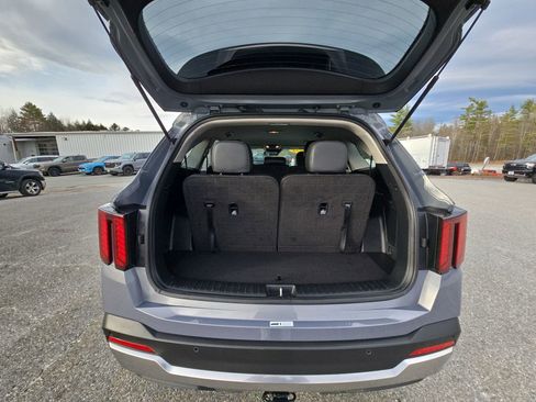 Used 2024 Kia Sorento S image 63
