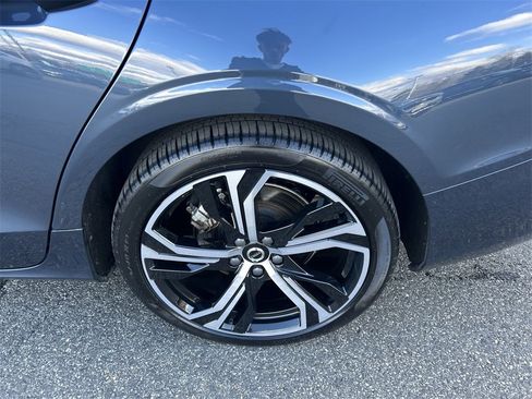 Certified 2024 Volvo S60 B5 Core image 11