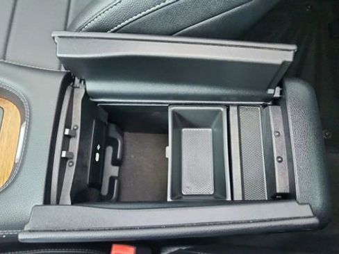 Used 2025 Mercedes-Benz GLS 450 4MATIC image 62