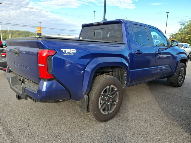 Used 2024 Toyota Tacoma TRD Sport w/ TRD Sport Upgrade Package AWD/4WD image 4