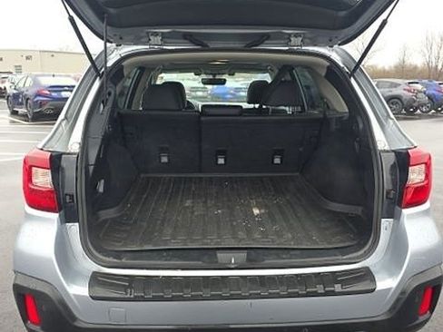 Used 2018 Subaru Outback 3.6R Limited image 6