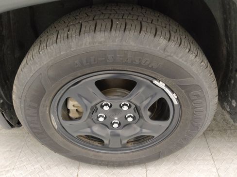 Used 2020 Jeep Compass Sport w/ Tech Group FWD image 31