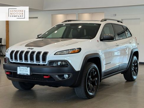 Used 2018 Jeep Cherokee Trailhawk w/ Comfort/Convenience Group AWD/4WD image 1
