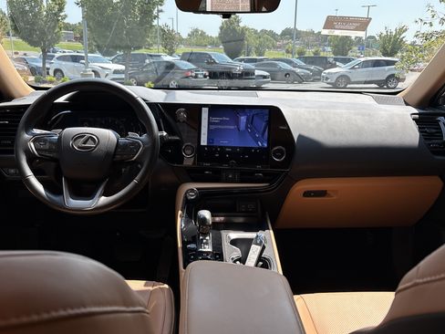 Used 2024 Lexus NX 250 FWD image 29