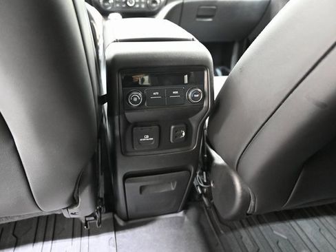 Used 2019 GMC Acadia SLT image 27