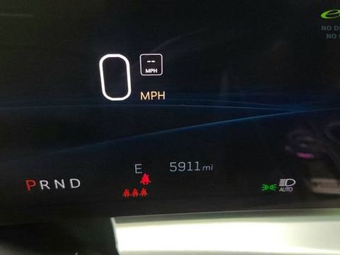 Used 2025 Cadillac Lyriq Luxury w/ LPO, Floor Liner Package RWD image 41