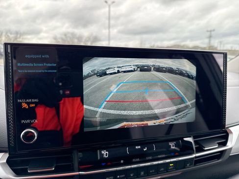 Certified 2026 Toyota Sienna XLE image 25