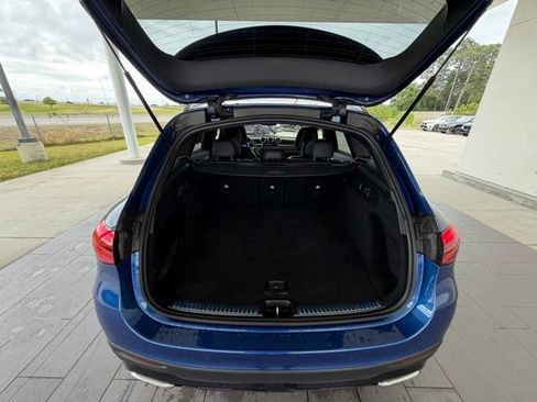 Used 2025 Mercedes-Benz GLC 300 4MATIC image 29