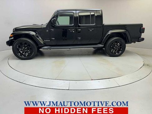 Used 2021 Jeep Gladiator Overland image 2