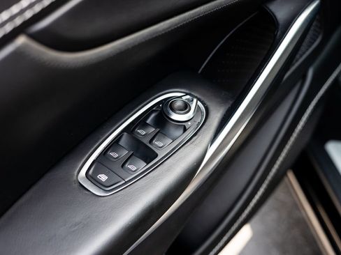 Used 2021 Aston Martin DBX AWD/4WD image 19