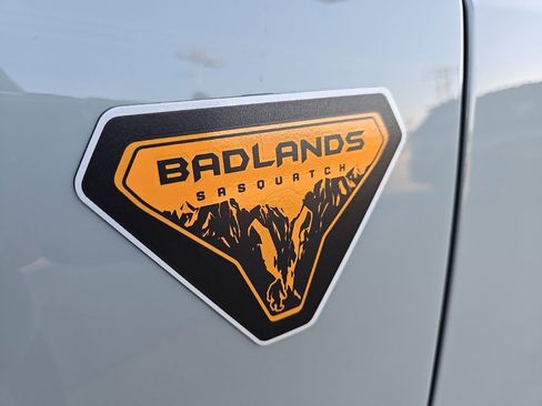 Used 2023 Ford Bronco Badlands w/ Sasquatch Package image 19