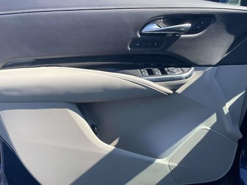 Used 2019 Cadillac XT4 Premium Luxury FWD image 16