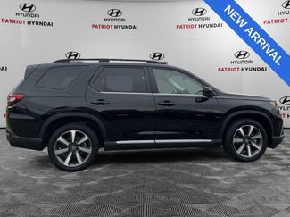 Used 2025 Honda Pilot Elite video 2