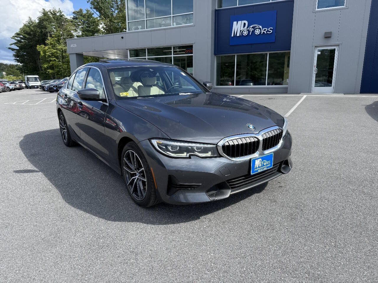 Used 2020 BMW 330i xDrive Sedan w/ Convenience Package AWD/4WD image 4