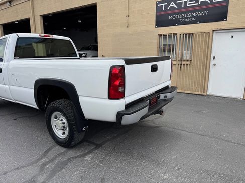 Used 2007 Chevrolet Silverado 2500 W/T w/ Heavy-Duty Power Package RWD image 7