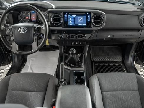Used 2019 Toyota Tacoma TRD Off-Road image 23