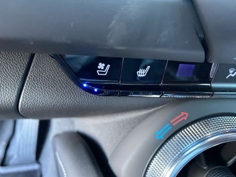 Used 2019 Chevrolet Camaro LT image 14