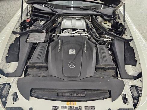 Used 2018 Mercedes-Benz AMG GT Roadster image 34