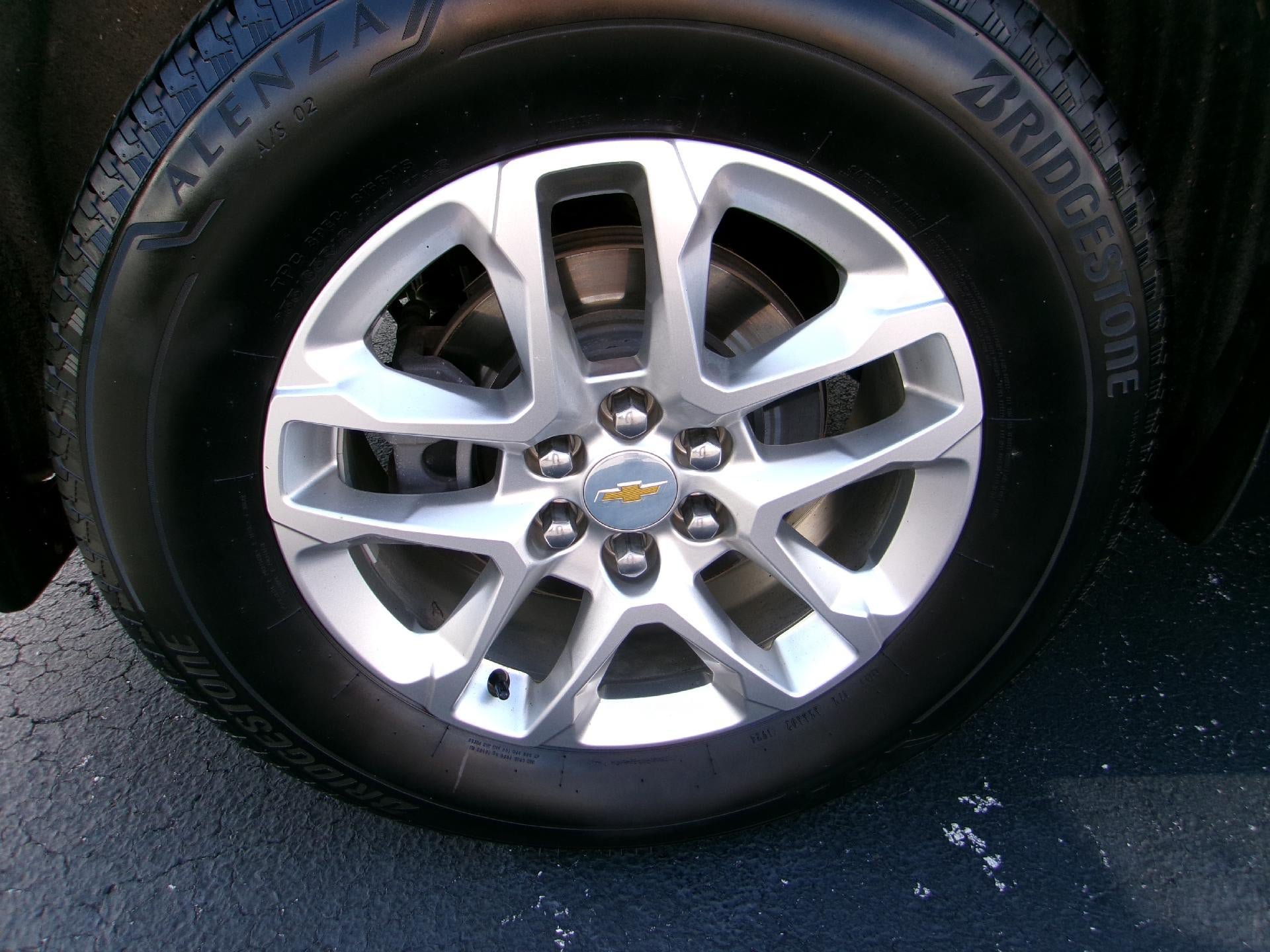 Used 2021 Chevrolet Traverse LT w/ LPO, Floor Liner Package AWD/4WD image 6