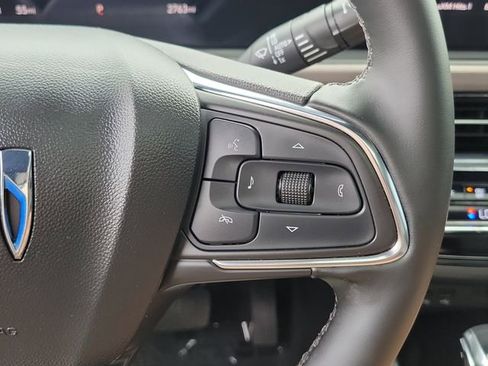 Used 2025 Buick Envista Avenir image 8