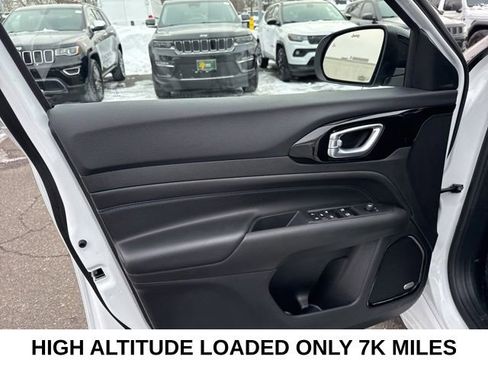 Used 2025 Jeep Compass Limited w/ High Altitude Package image 32
