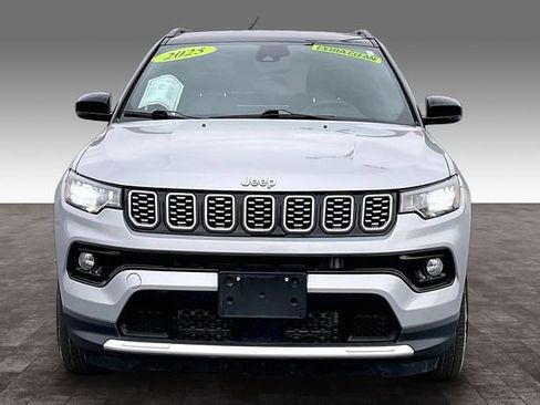Used 2025 Jeep Compass Limited AWD/4WD image 3