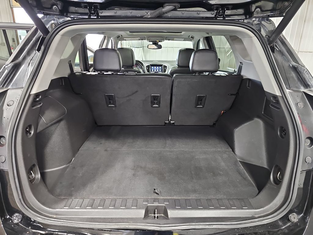 Used 2023 GMC Terrain SLT w/ Elevation Edition AWD/4WD image 12