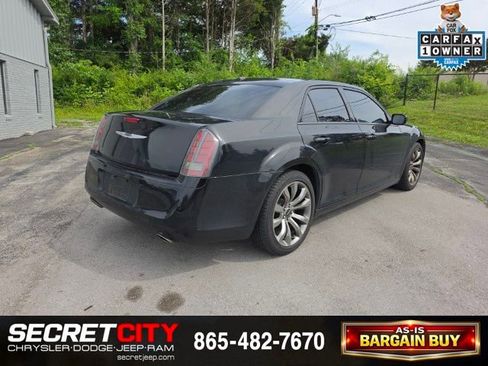 Used 2014 Chrysler 300 S RWD image 5