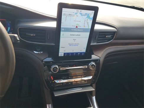 Used 2024 Ford Explorer King Ranch w/ Technology Package image 26