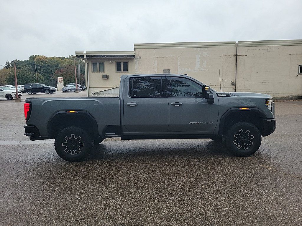 Used 2024 GMC Sierra 2500 AT4X AWD/4WD image 9