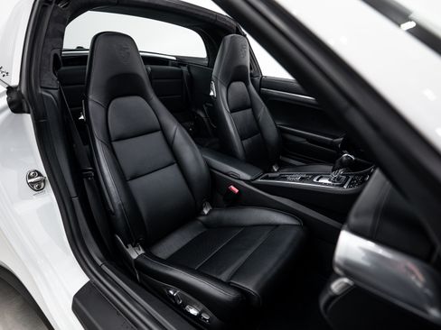 Certified 2014 Porsche 911 Targa 4S image 26