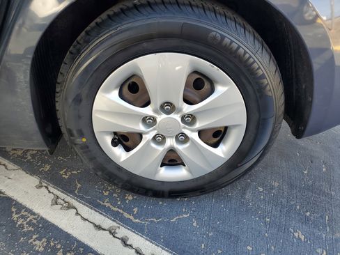 Used 2016 Kia Forte LX image 7