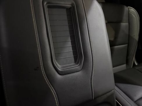 Used 2023 GMC Yukon SLT w/ SLT Luxury Package AWD/4WD image 22