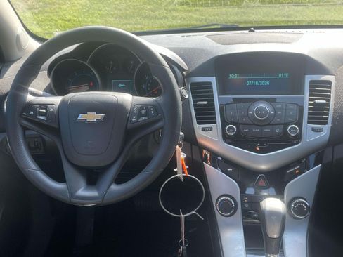 Used 2016 Chevrolet Cruze LT FWD image 12