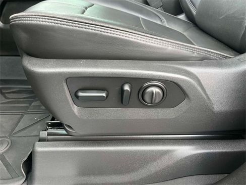 Used 2021 Chevrolet Silverado 1500 High Country w/ Technology Package image 30