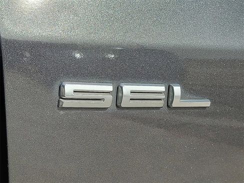 Used 2020 Ford Escape SEL image 9