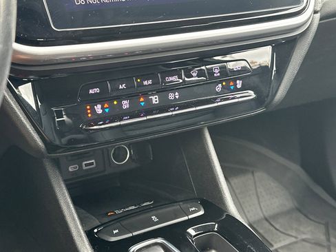 Used 2022 Chevrolet Bolt EUV LT w/ Convenience Package image 29