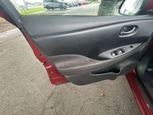 Used 2015 Nissan Leaf S w/ Charge Package FWD image 12
