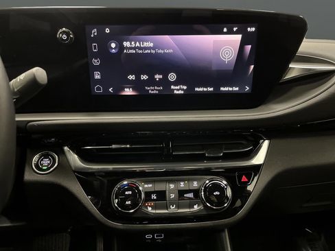 Used 2024 Buick Envista Sport Touring w/ Convenience I Package image 8