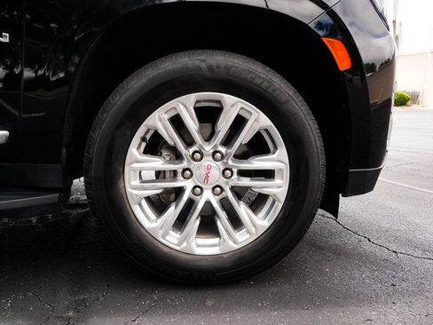 Used 2022 GMC Yukon SLT w/ SLT Luxury Package AWD/4WD image 35