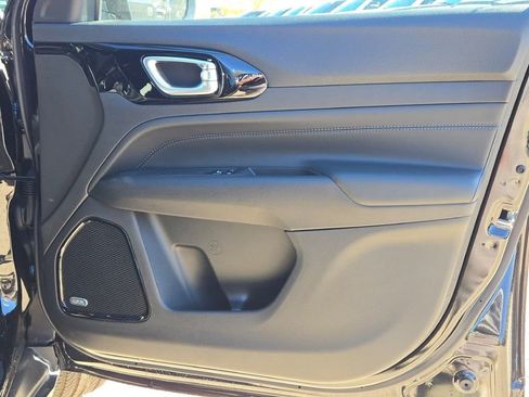 New 2026 Jeep Compass Latitude w/ Sun and Sound Group image 9