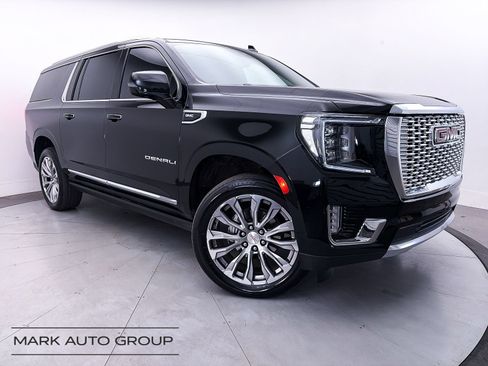 Used 2022 GMC Yukon XL Denali w/ Denali Premium Package AWD/4WD image 1