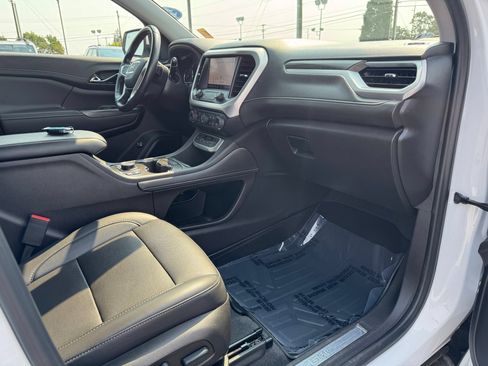 Used 2022 GMC Acadia SLT w/ Technology Package AWD/4WD image 24