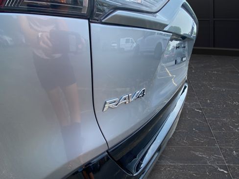 Used 2019 Toyota RAV4 XSE AWD/4WD image 32