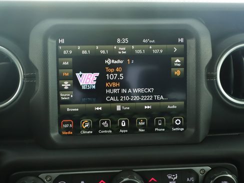 Used 2020 Jeep Gladiator Overland w/ Popular Equipment Package image 18