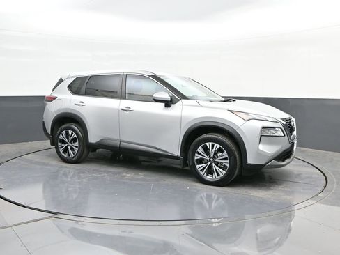 Used 2023 Nissan Rogue SV image 16
