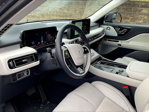 New 2025 Lincoln Aviator Reserve w/ Equipment Group 201A image 6