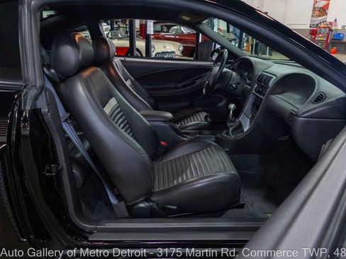 Used 2004 Ford Mustang Mach 1 RWD image 38