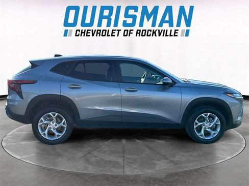 Used 2024 Chevrolet Trax LS w/ LS Convenience Package image 7